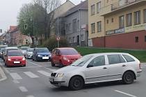 V Třebíči zavřeli ulici Bedřicha Václavka. Vznikla kolona