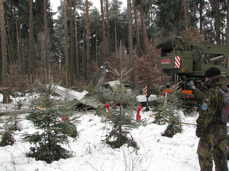 Místo nehody cvičného letounu L-39 Albatros nedaleko Biskupic.