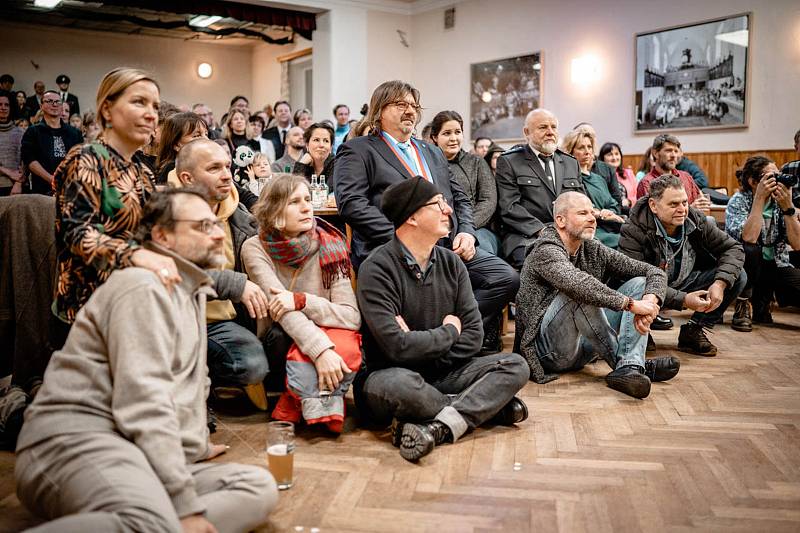 Slavnostní večer konaný u příležitosti udělení čestného občanství fotografu Romanu Francovi.