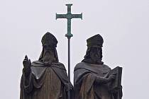 Sousoší sv. Cyrila a Metoděje na Karlově náměstí v Třebíči.