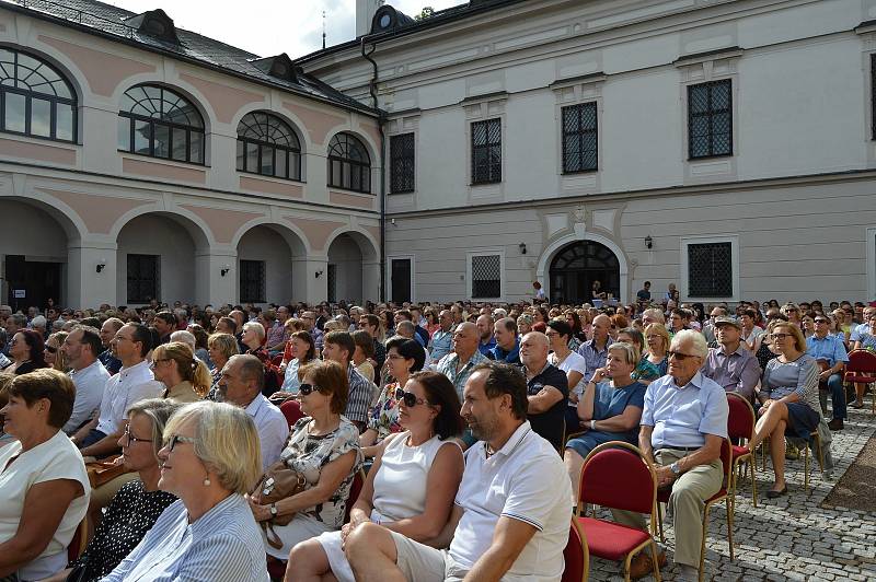 Na nádvoří Horácké galerie v Novém Městě na Moravě se uskutečnil koncert Hradišťanu