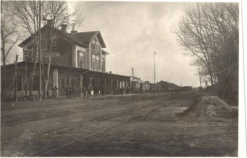 Výpravní budova na třebíčském nádraží je z roku 1883.