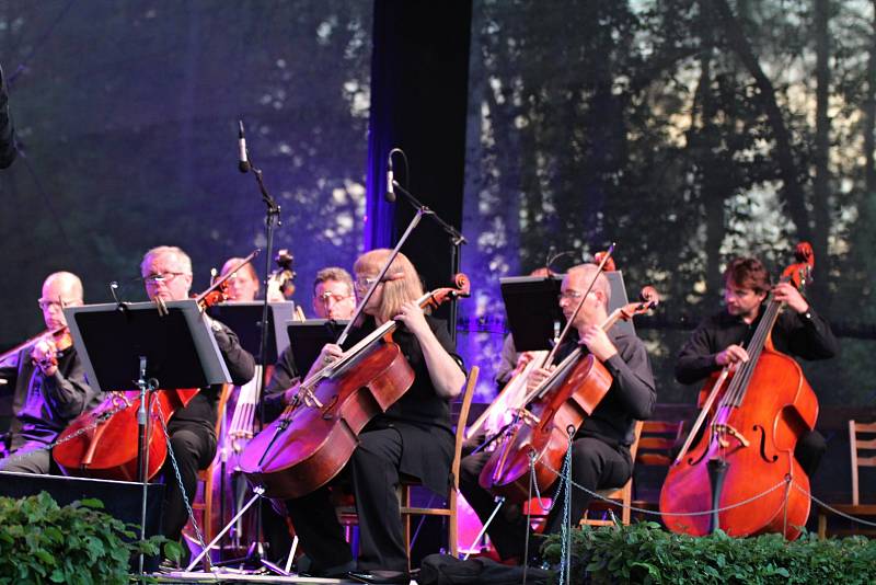 Galakoncert 19. ročníku Mezinárodního hudebního festivalu Petra Dvorského v Jaroměřicích nad Rokytnou.