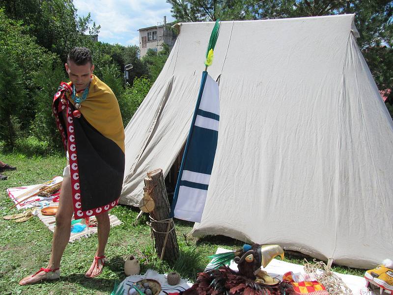 Na Třebíčsku Španělé dobyli hlavní město slovenských indiánů