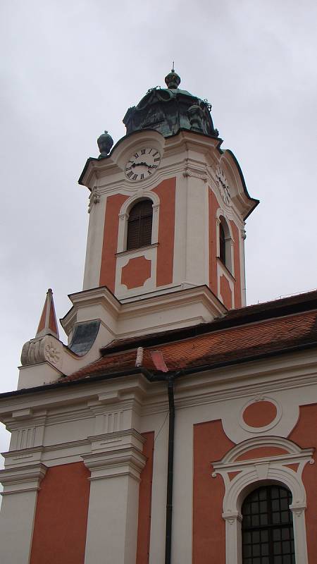 Kostel sv. opata Linharta v Kdousově na Třebíčsku.