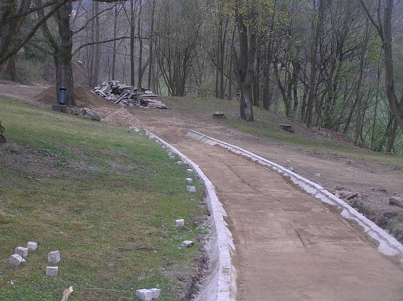 Obnova zámeckého parku v Přibyslavi.