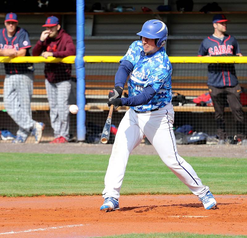 Baseballisty Třebíče povede v letošním mimořádném ročníku Extraligy nejstarší člen soupisky a předseda klubu Nuclears Jan Urbánek. Pokud to nebude nutné, jako hráč do zápasů podle vlastních slov tuto sezónu nezasáhne. Hodně příležitostí k získávání nových