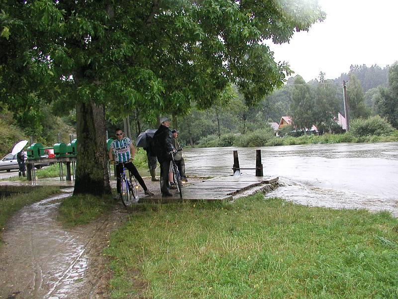 Povodně v roce 2002 na Třebíčsku. Záplavy v Třebíči a okolí.