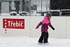 První letošní bruslaře v Třebíči nezastavilo ani husté sněžení, podívejte se