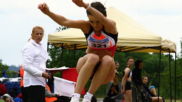 Dva mistrovské tituly a k tomu ještě jednu medaili vezou reprezentanti vysočinských atletických klubů z víkendového republikového šampionátu ve vícebojích, který se konal v Přerově.