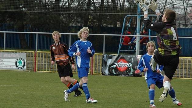 Třebíčští dorostenci podali v Jihlavě dobrý výkon a zaslouženě bodovali.