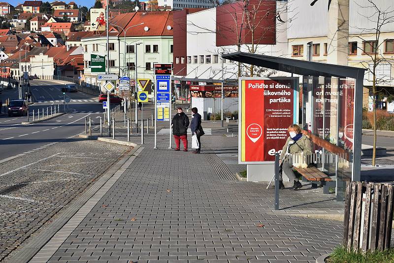 Změny se dotknou i zastávek MHD. Celkem 44 z nich dostane světelné signalizační tabule, které již fungují v centru města