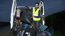 Sbírka pomoci pro uprchlíky měla v Třebíči ohlas. Darovaných věcí bylo tolik, že zaplnily celou dodávku. 