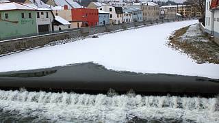 Led na řekách je tenký, vstupovat na něj není bezpečné - Třebíčský deník