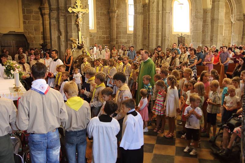 Nedělní mše svatá spojená s žehnáním školáků a studentů a jejich aktovek i batohů, současně poslední mše svatá otce Jakuba.