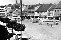 Městskou hromadnou dopravu v Třebíči už od poloviny padesátých let zajišťují autobusy. Vznikaly však také plány, aby městem jezdily trolejbusy.