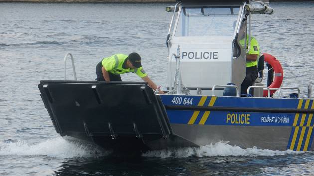 Policisté v sobotu zkontrolovali Dalešickou přehradu.