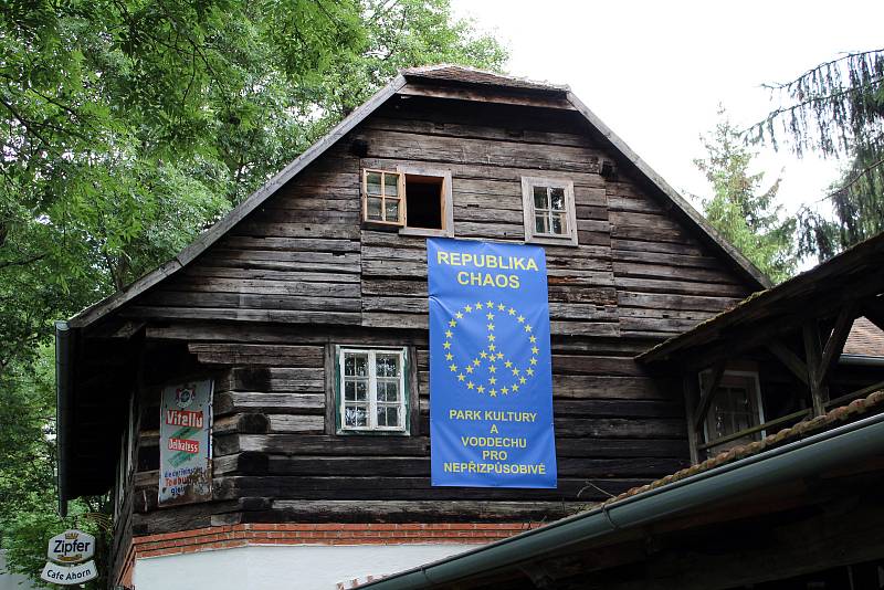 Natáčení filmu Cena za štěstí ve Skalákově mlýně u Meziříčka.