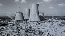 Výstavba dukovanské jaderné elektrárny.