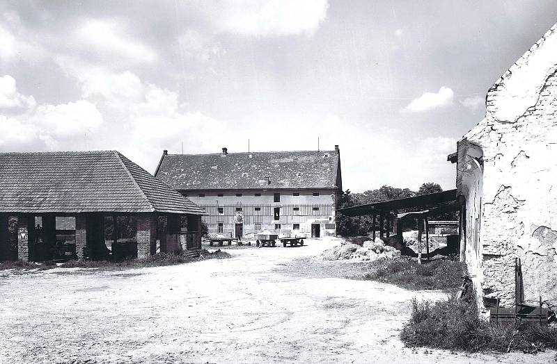 Zaniklá obec Lipňany u Dukovan na Třebíčsku v dobových fotografiích. Foto: poskytl Miloš Kudera