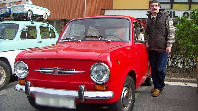 Jiří Vidlák a jeho Fiat 850 z roku 1967.