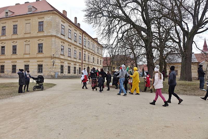 Pokračování masopustního průvodu historickou částí Královského města Jemnice.