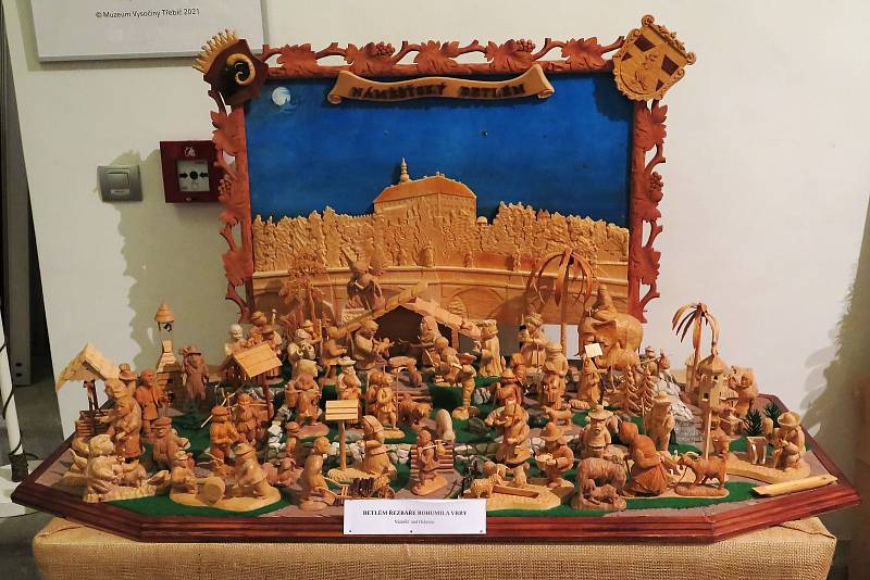 Desítky betlémů a stovky jejich postaviček lze nyní vidět na třebíčském zámku.