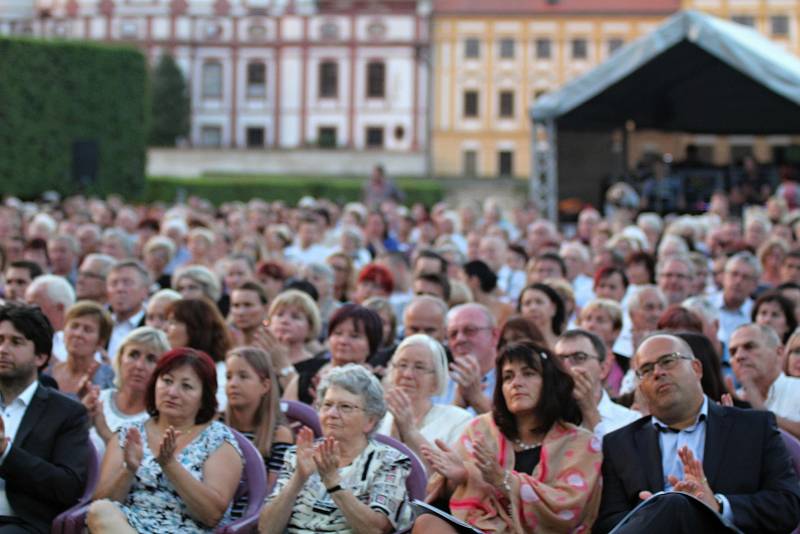 Galakoncert 19. ročníku Mezinárodního hudebního festivalu Petra Dvorského v Jaroměřicích nad Rokytnou.