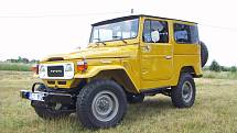 Toyota Land Cruiser J40.