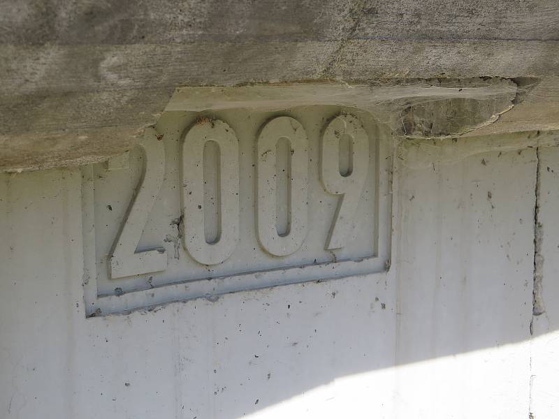 V roce 2006 strhla velká voda v Číchově silniční most. Nového se dočkali až o tři roky později.