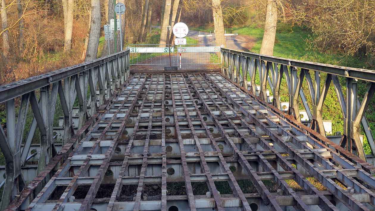 Třebíčský Poušov bude neprůjezdný až do poloviny ledna, most čeká na statika