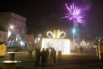 Silvestrovská půlnoc na Karlově náměstí v Třebíči byla klidná.