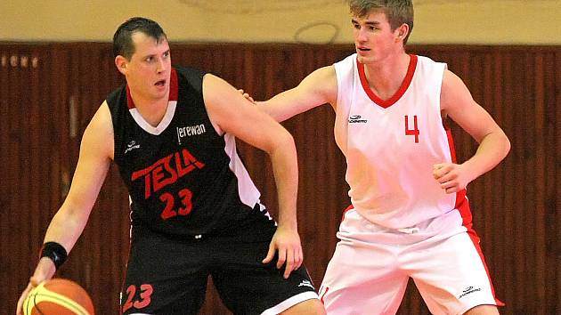 Dvě výhry v derby. Basketbalisté jsou stále stoprocentní