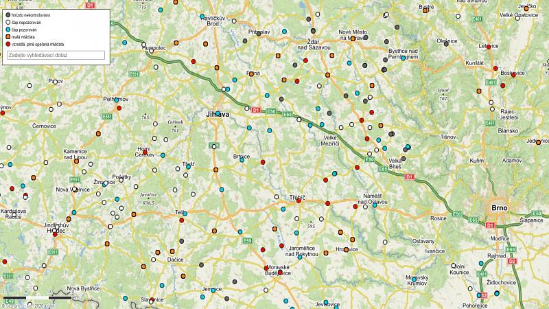 Mapa čapích hnízd je na webu České společnosti ornitologické.