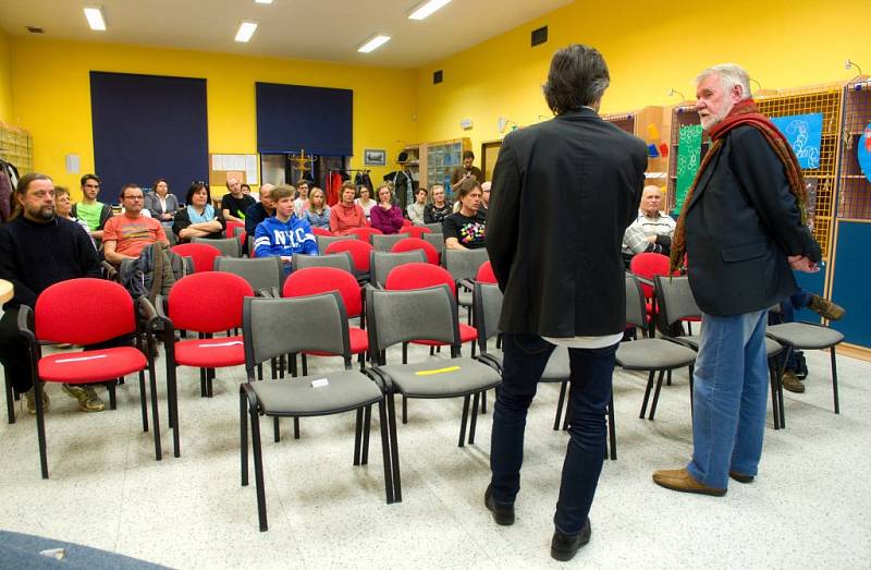 O dokumentu Zajatci i situaci na Ukrajině přijel debatovat Jaromír Štětina.