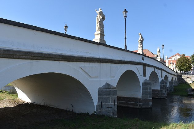 Po rekonstrukci reklamace. Moravský Karlův most v Náměšti potřebuje další opravu