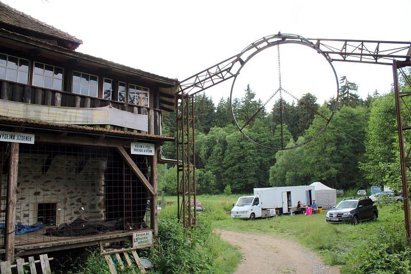 Natáčení filmu Cena za štěstí ve Skalákově mlýně u Meziříčka.