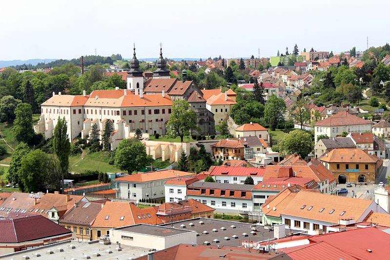 Pohledy z městské věže u kostela sv. Martina v Třebíči