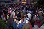 Demonstrace před třebíčskou radnici v prosinci 2007.