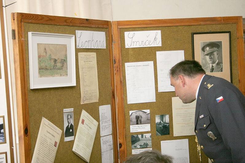 Budišov vzdal čest svému hrdinovi, letci RAF Leonhardu Smrčkovi.