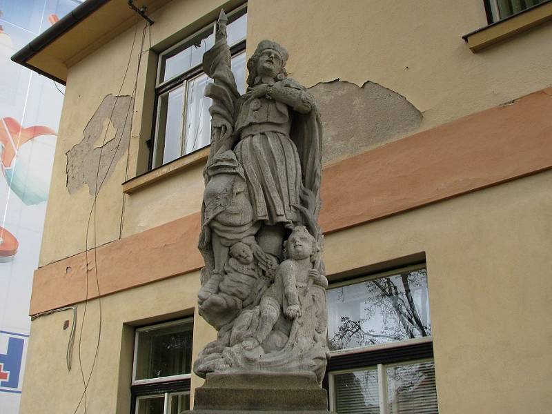 Socha sv. Václava před špitálem.