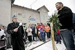 Takto se jemničtí loučili 31. prosince 2010 s posledním vlakem pravidelné osobní přepravy objednané Krajem Vysočina.