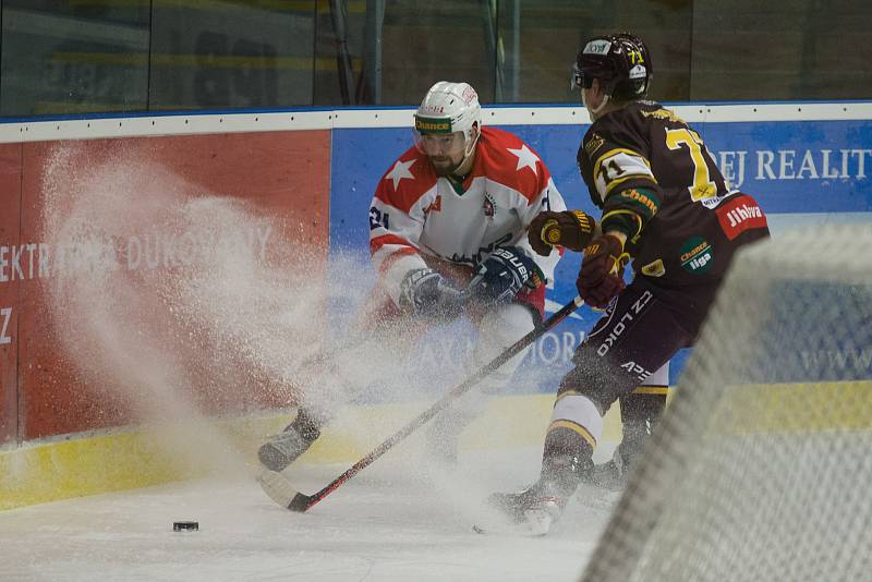 Utkání 41. kola Chance ligy mezi SK Horácká Slavia Třebíč a HC Dukla Jihlava.