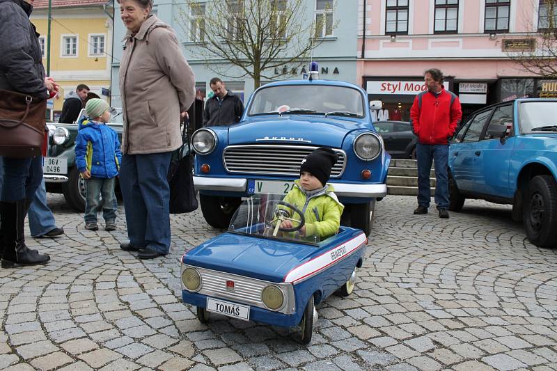 Na start sezóny veteránů dorazil Indián i Veřejná bezpečnost