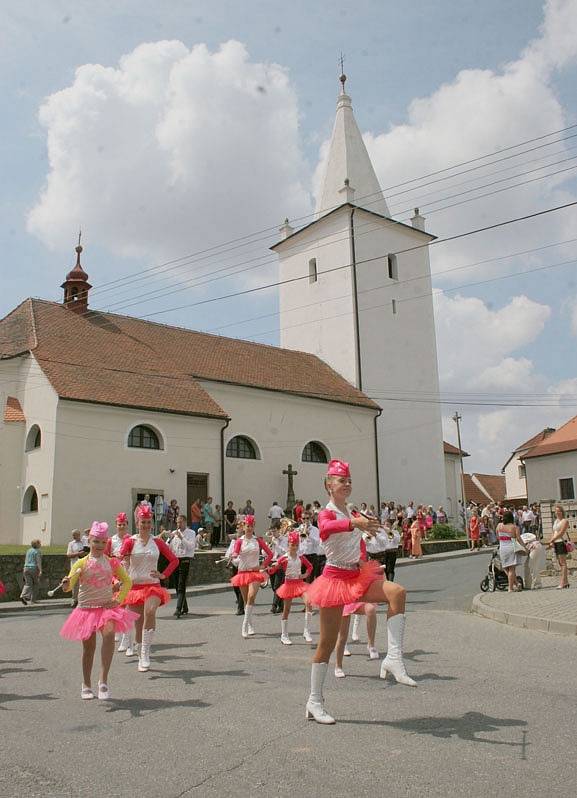 Obyvatelé Valče o víkendu oslavili 720 let své obce. 