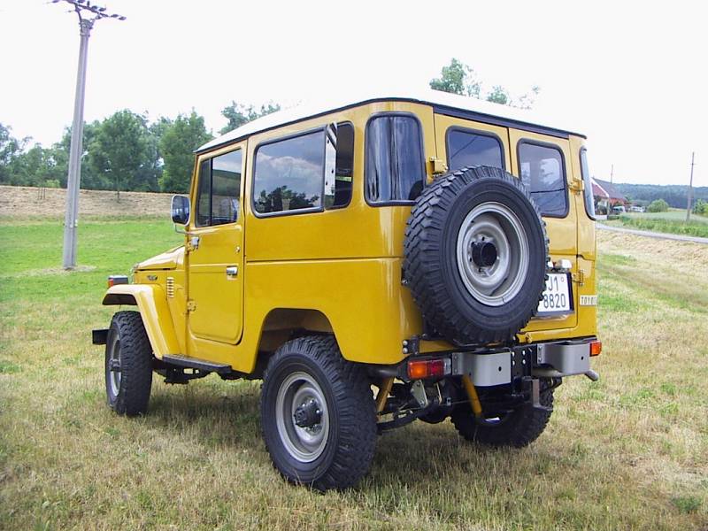 Toyota Land Cruiser J40.