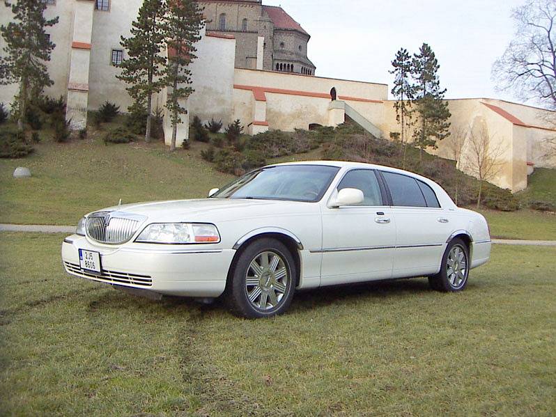 Lincoln Town Car Signature L