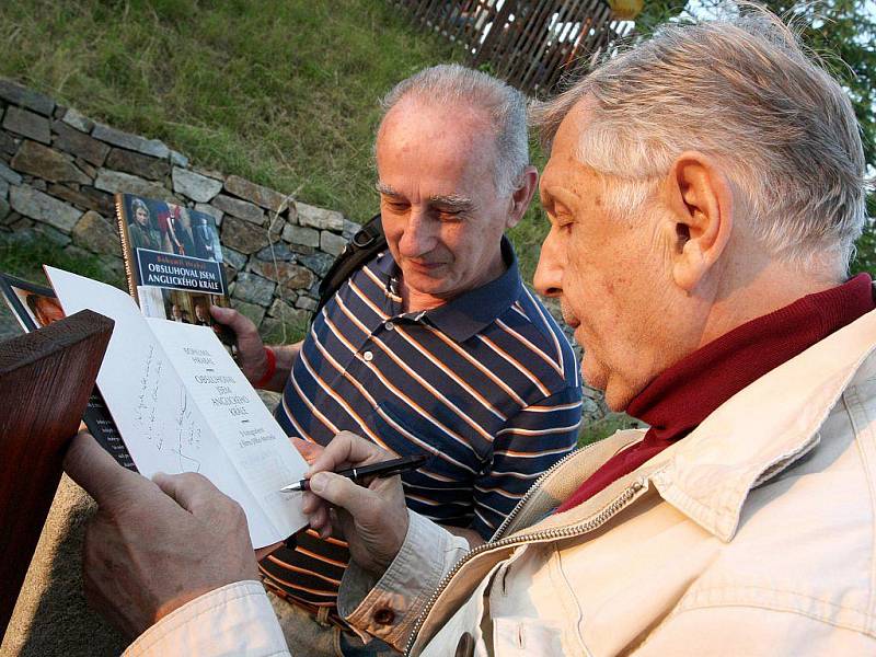 30. výročí od natáčení filmu Postřižiny si nenechali ujít ani režisér filmu Jiří Menzel a herci Jaromír Hanzlík a Jiří Schmitzer.