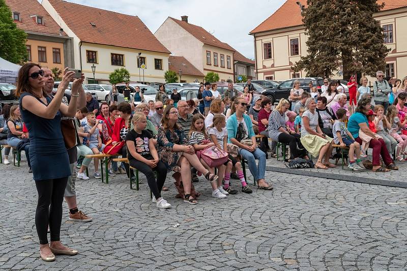 Happening mladých umělců v Náměšti nad Oslavou