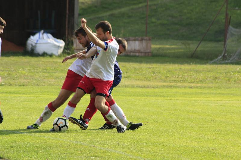 Fotbalisté HFK Třebíč získali v sezoně první bod, remizovali v Bedřichově 3:3.